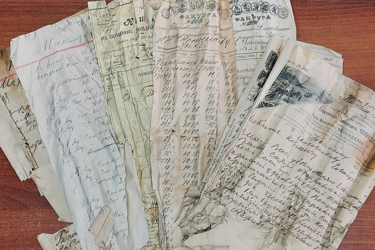 Обнаруженные бумаги, касаются торговли в лавке Никиты Иконникова: накладные, долговые записки, счета. 