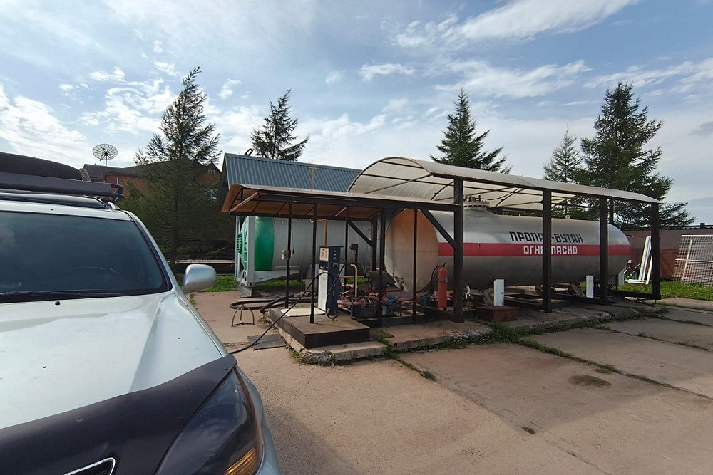 Цены на газовых заправках на Дальнем Востоке такие, что на топливе в дальней поездке не сэкономишь.