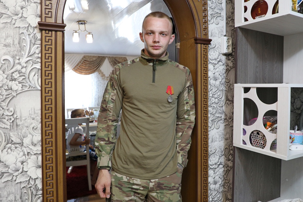 Георгий - он же Тимоша - вырос, стал отважным, настоящим воином и теперь учится на офицера