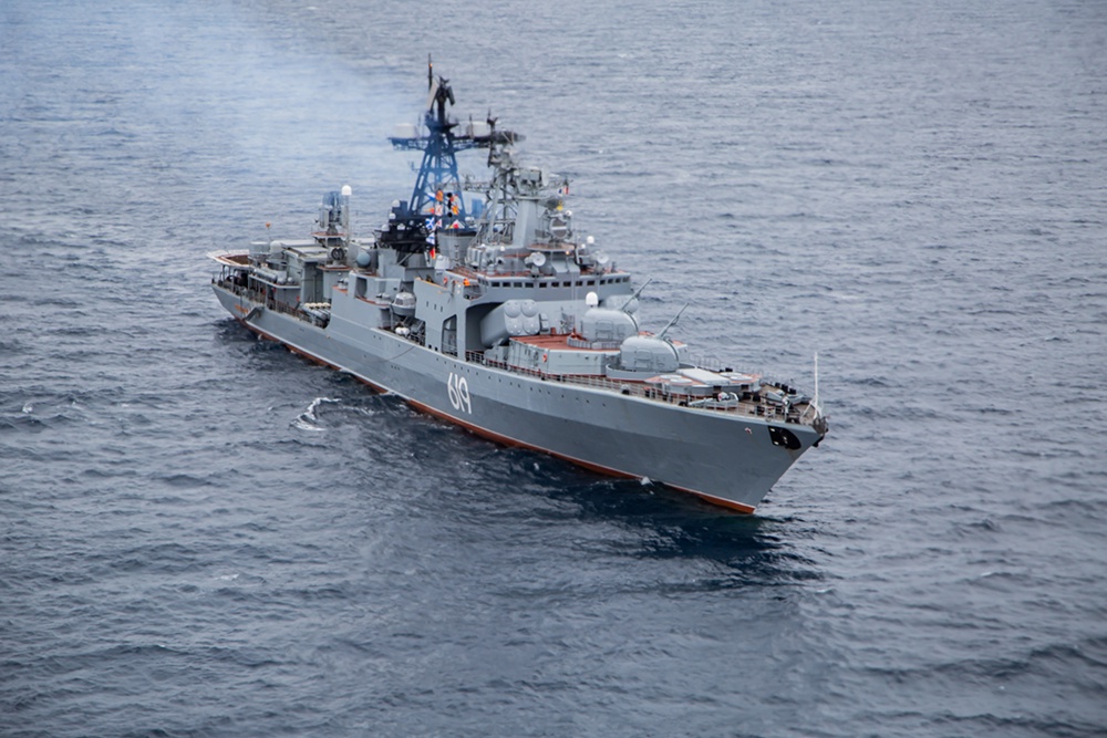 Морпехи Северного флота высадились с корабля на Землю Александры