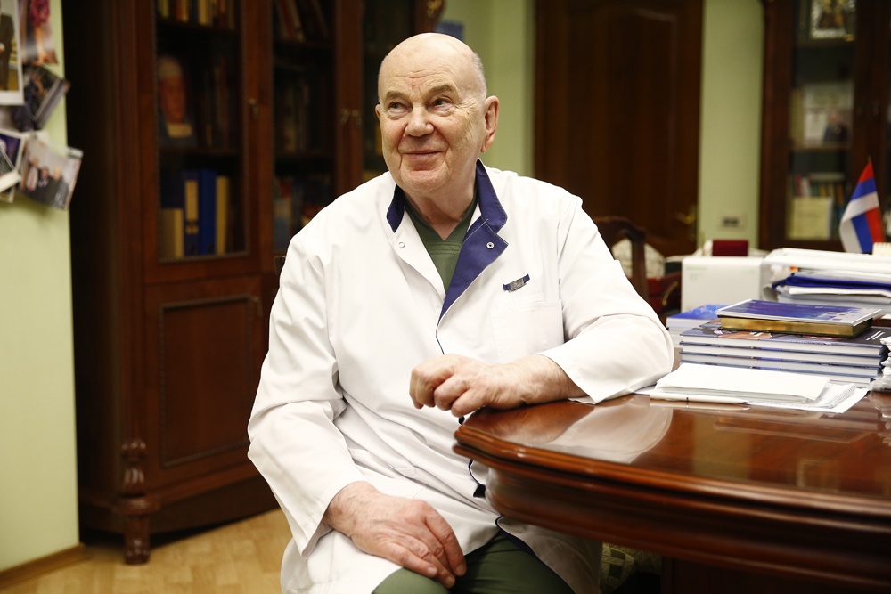 Владимир Порханов по праву считается одним из лучших онкологов страны