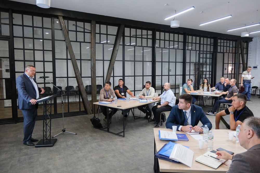 Председатель Думы Астраханской области Игорь Мартынов прочитал слушателям программы лекцию "Система органов публичной власти".