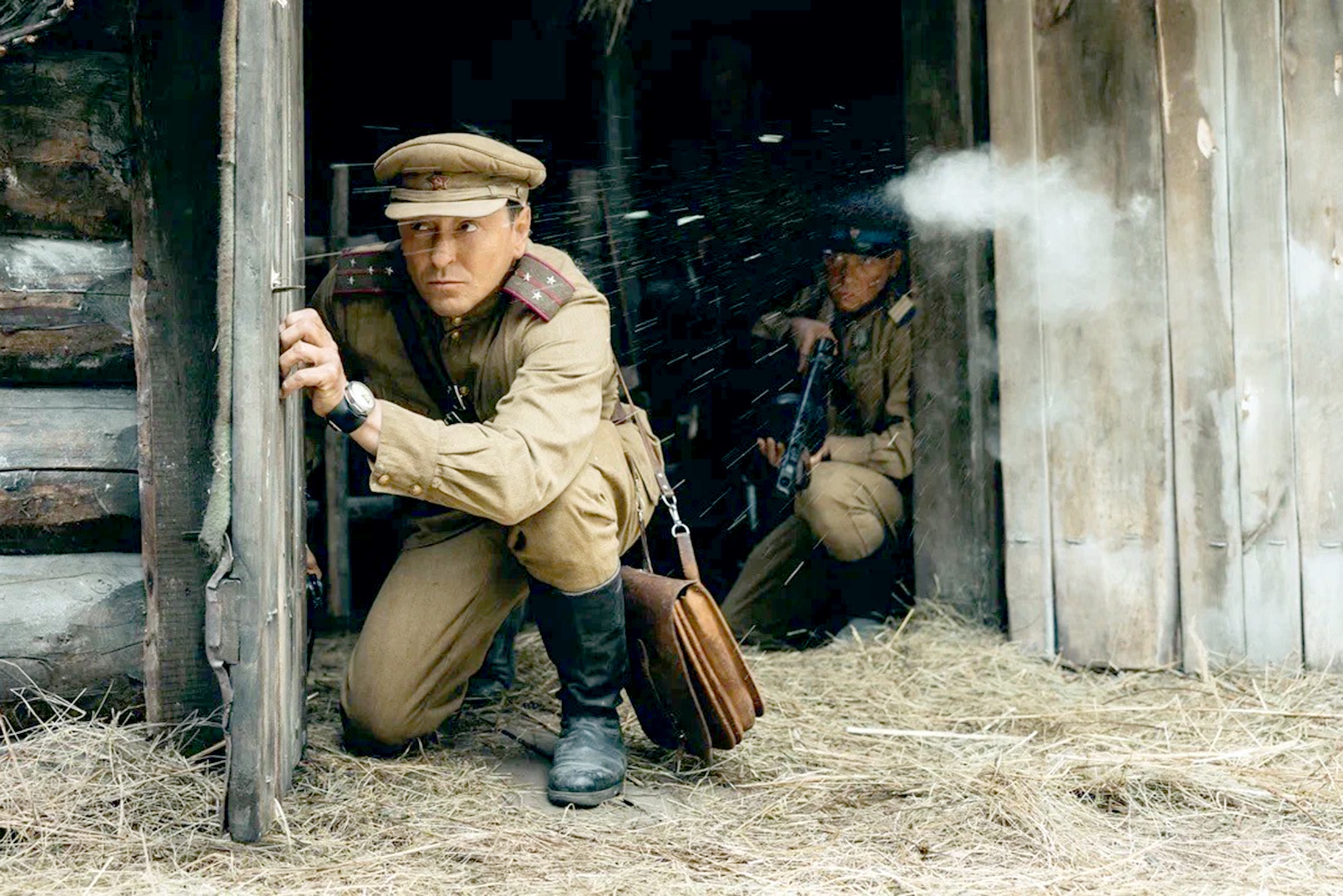 Сергей Безруков, исполнитель роли
капитана Павла Алехина, считает,
что его герой - трагический
по-своему персонаж.