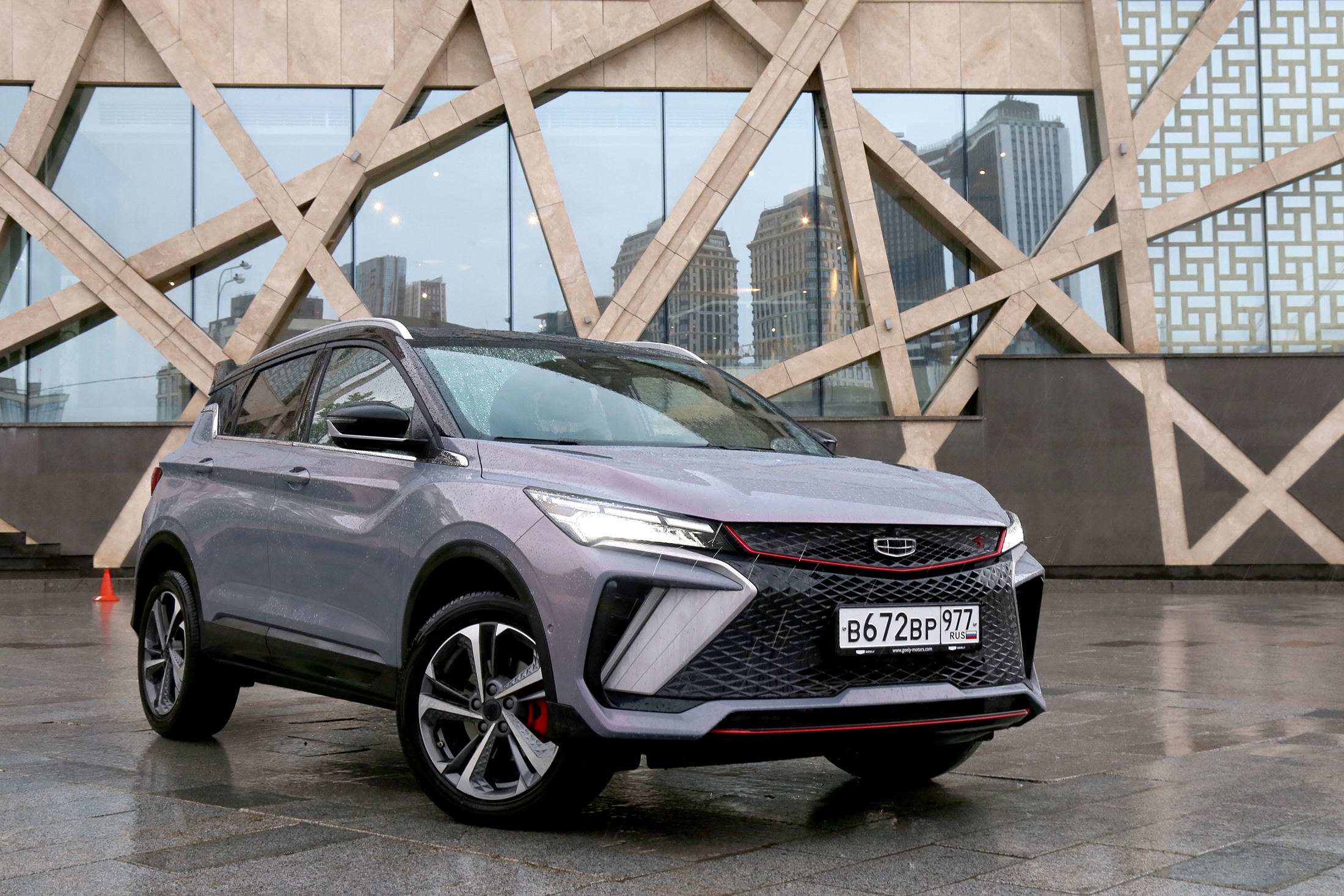 В Белоруссии рухнули цены на автомобили Geely: Geely Coolray — 2 млн рублей, Geely Atlas — 2,6 млн рублей