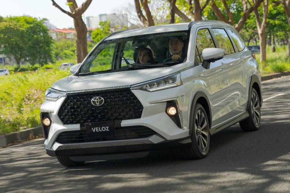 В России возобновили продажи компактвэнов Toyota Veloz: от 2,9 млн рублей