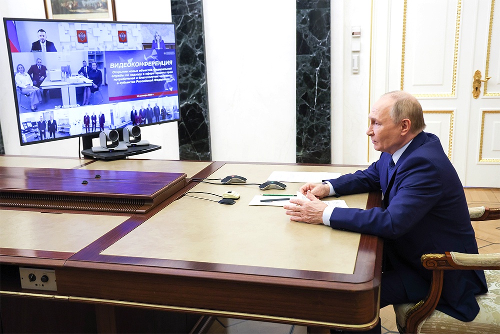 Владимир Путин призвал свести к минимуму риски распространения опасных инфекций в России.