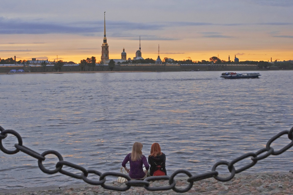 Белые ночи - удивительное явление, которое стоит увидеть. Для этого нужно запланировать летнюю поездку в один городов, где они наблюдаются. Белые ночи - удивительное явление, которое стоит увидеть. Для этого нужно запланировать летнюю поездку в один городов, где они наблюдаются.