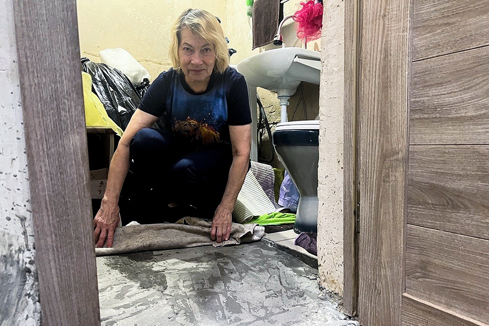 Пока Тамара Ходинская вынуждена жить с внуками в аварийной квартире.