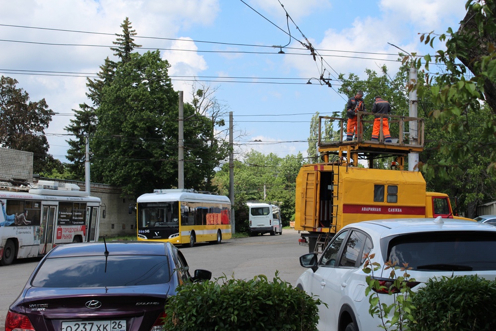 Поможет ли очередное "аварийное" вмешательство властей улучшить работу общественного транспорта края - пока большой вопрос