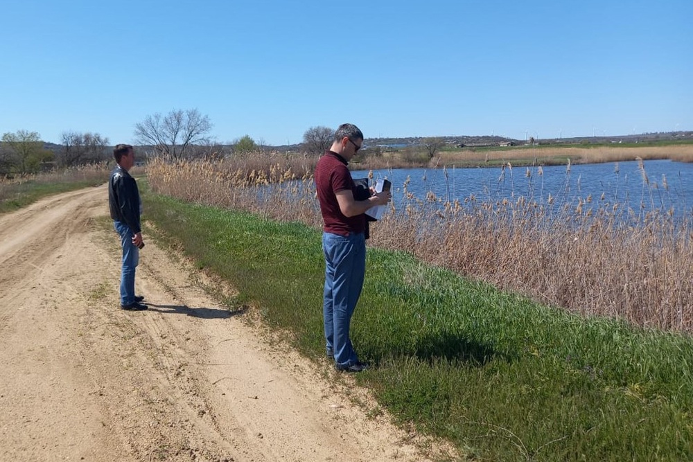 Несмотря на жаркое лето, существовала вероятность, что большая вода может прийти в любой момент в случае ливневых дождей