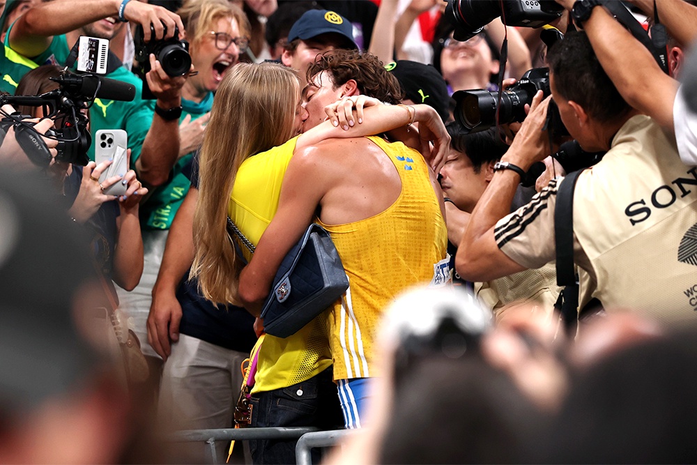 Такой желанный рекорд в Токио и сразу объятия Дезире.