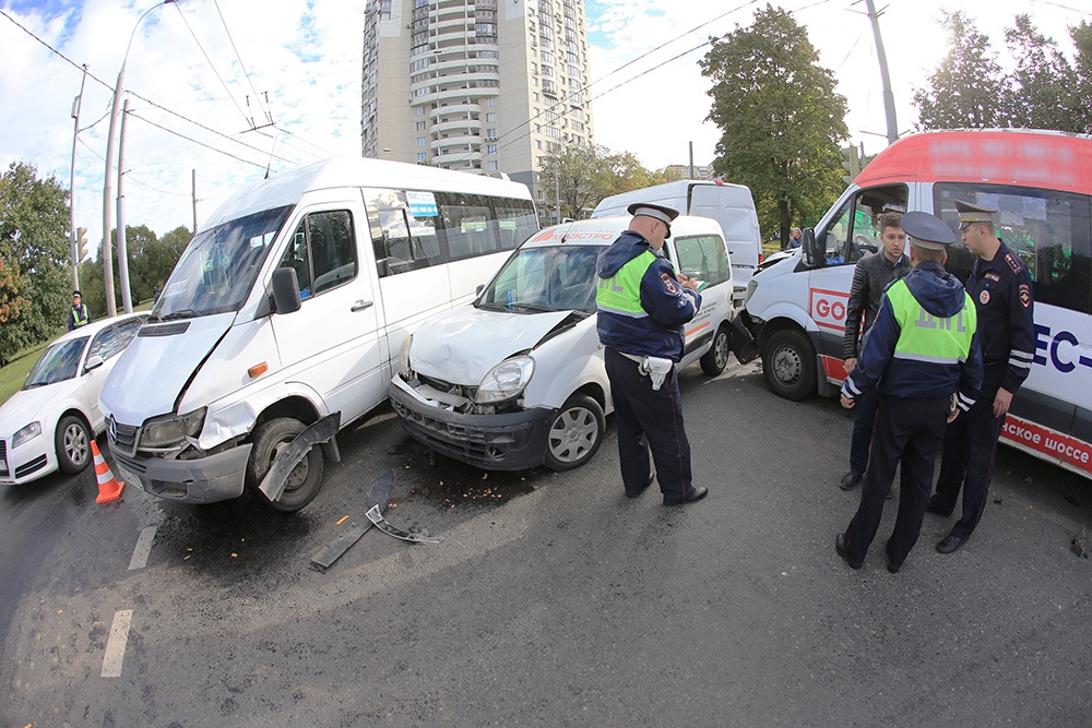 На одном участке дороги может произойти много аварий. Как с этим бороться, решают в правительстве.