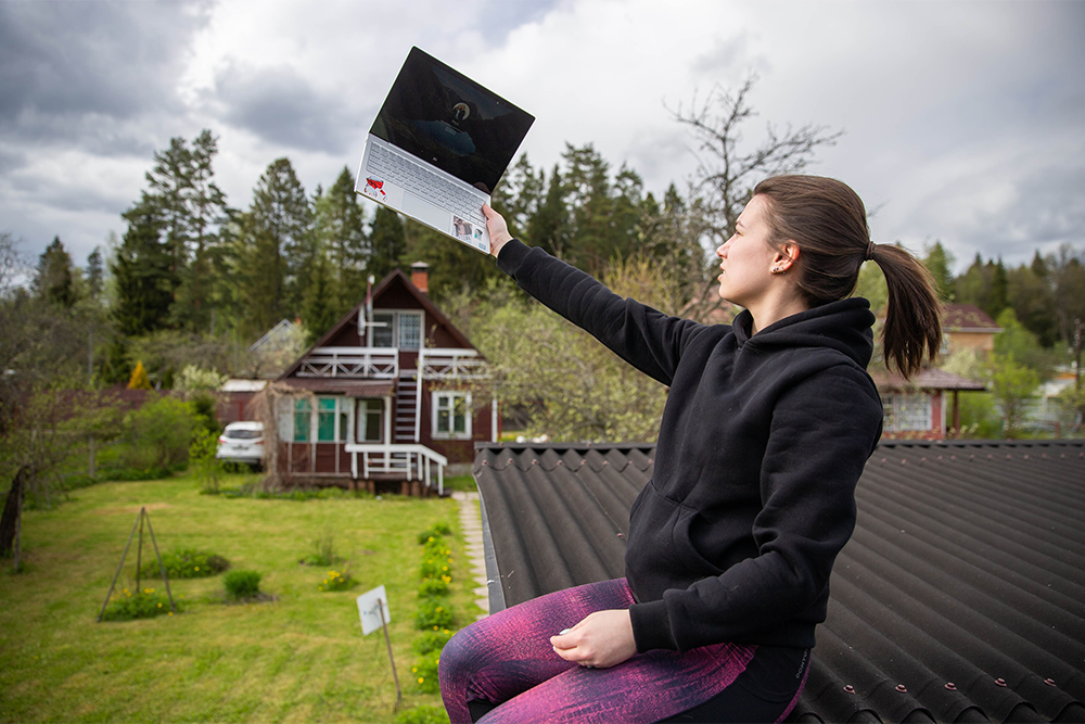 Отключение интернета необходимо для безопасности, и люди относятся к этому с пониманием. 