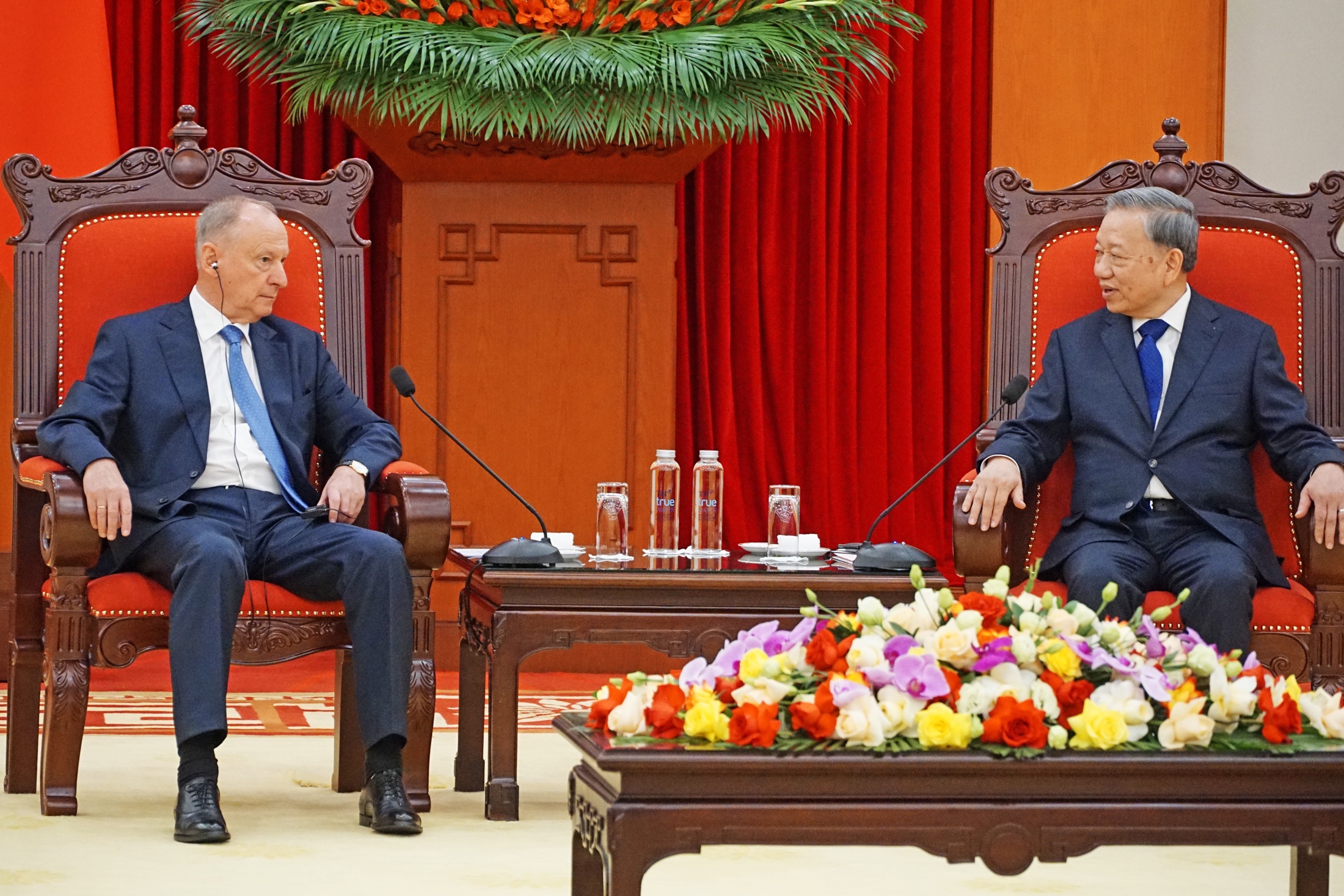 Николай Патрушев и То Лам.