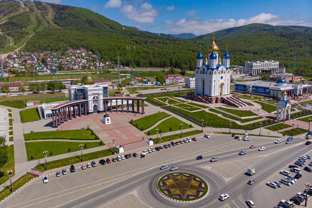 Музейно-мемориальный комплекс "Победа" соседствует с кафедральным собором Рождества Христова и историческим парком "Россия - моя история".