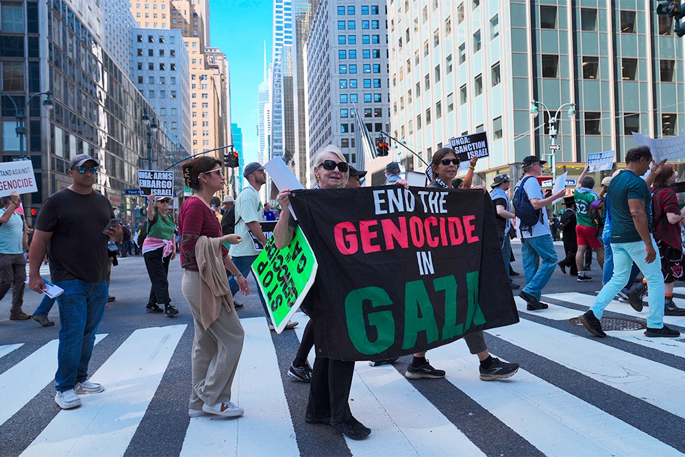 Накануне открытия высокой недели в Нью-Йорке прошли протесты против действий Израиля в секторе Газа. Впрочем, такого рода акции были и в прошлом, и в позапрошлом году. 