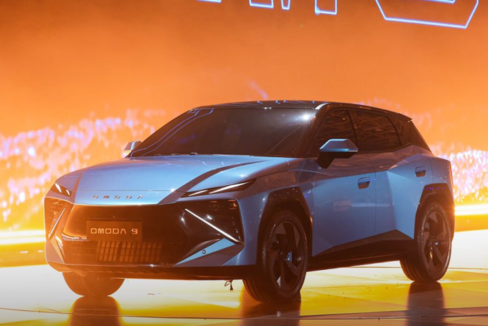 Внешность кроссовера Omoda C3 сняли на фото: новинку привезут в Россию