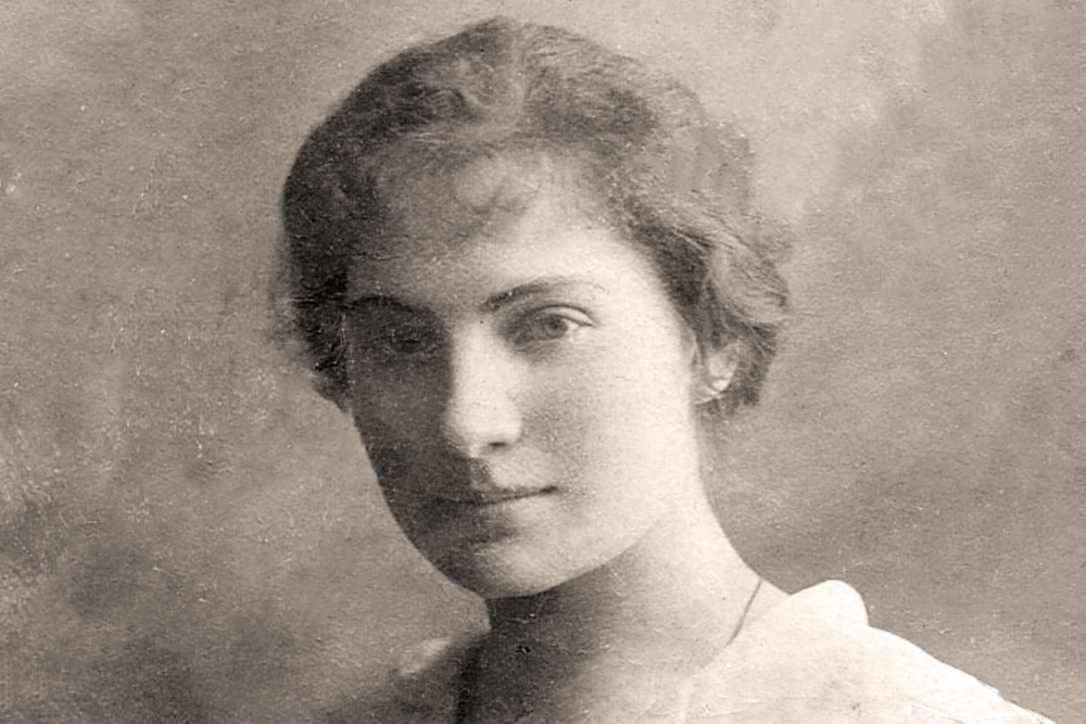 Ольга Ильина-Боратынская, правнучка великого поэта. Здесь ей 22 года. В ту пору, в 1916 году, Ольга была сестрой милосердия в госпитале.