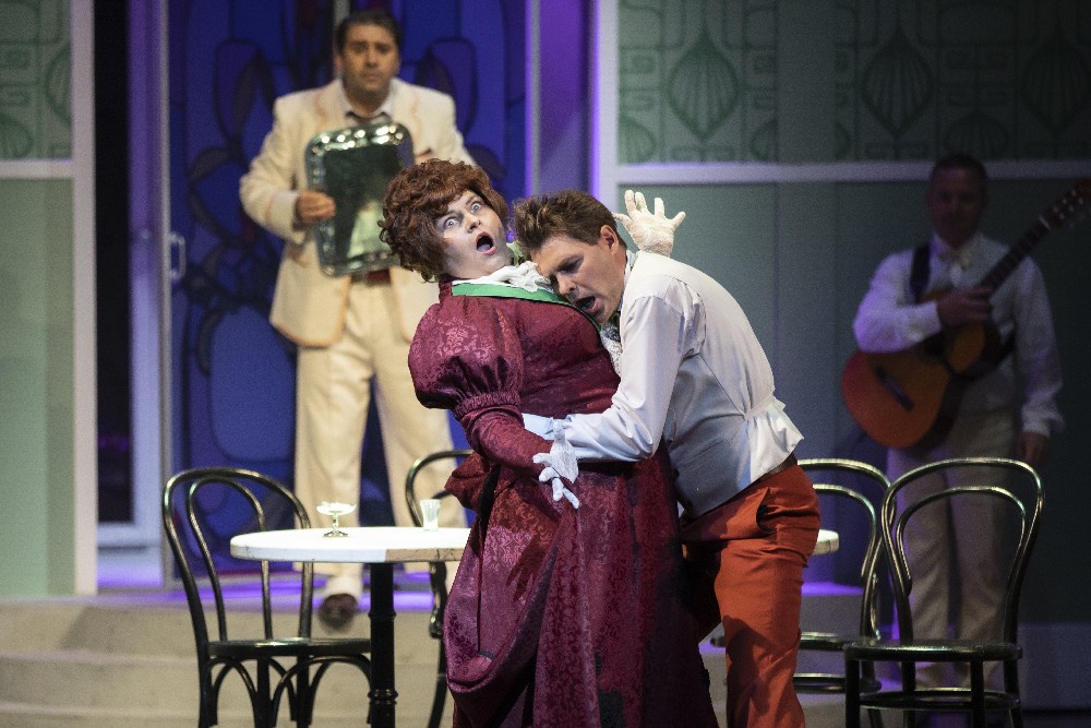 Режиссер Паоло Эмилио Ланди был уверен, что волжанам итальянские истории понравятся, и не ошибся.