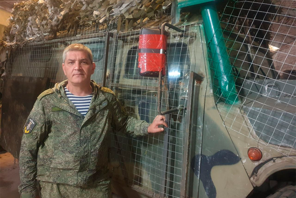Зампотех с позывным Спутник оборудовал в зоне СВО автосервис. Нередко тут латают трофеи от НАТО. 