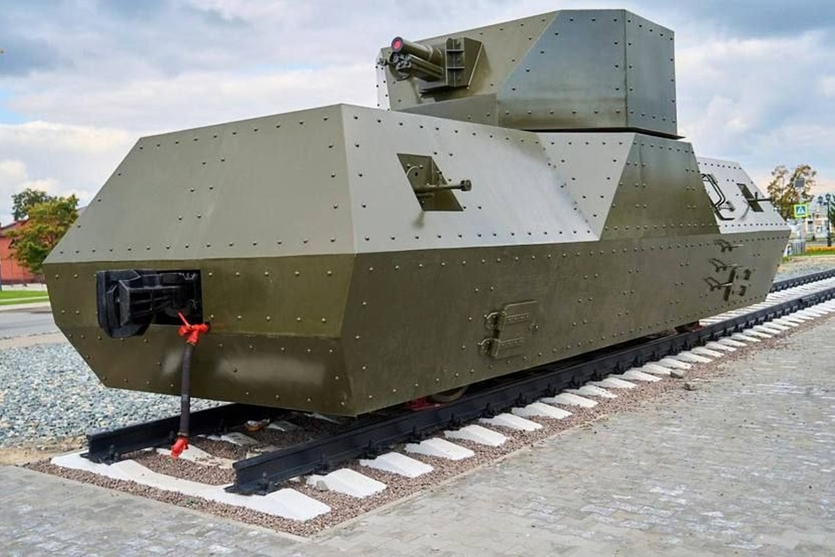 Оригинал бронепоезда "Патриот" был построен в Ишиме в 1942 году.