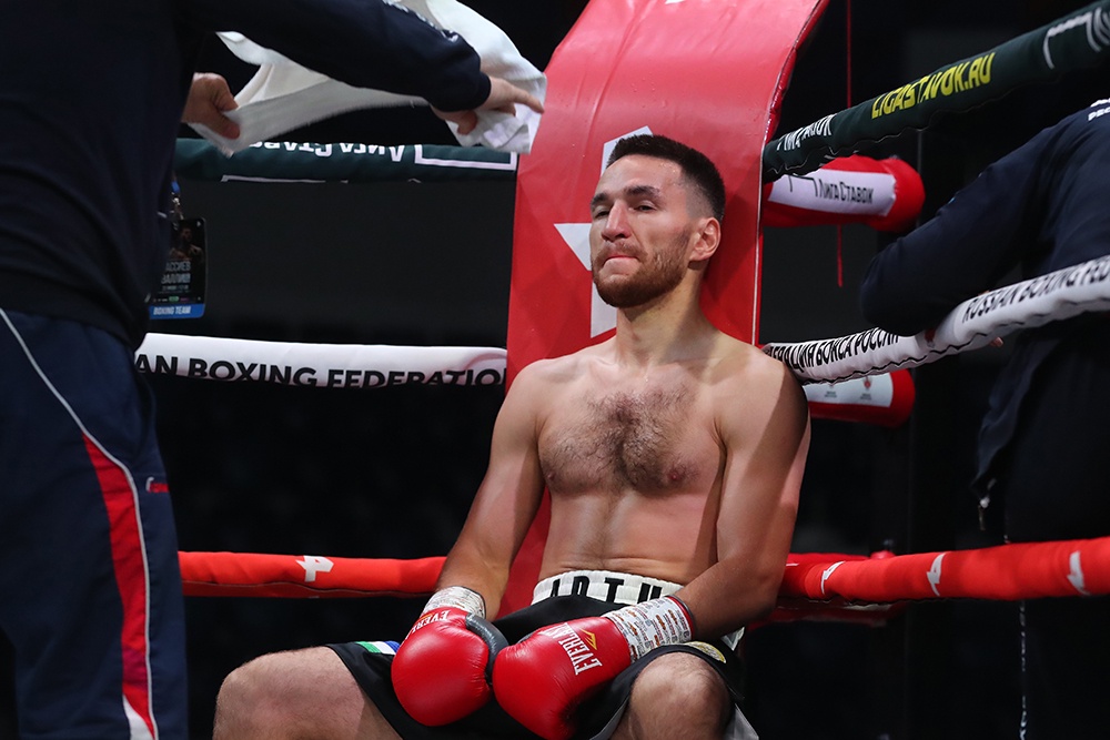 Субханкулов и Узлян прошли взвешивания перед боем за пояс WBA Continental