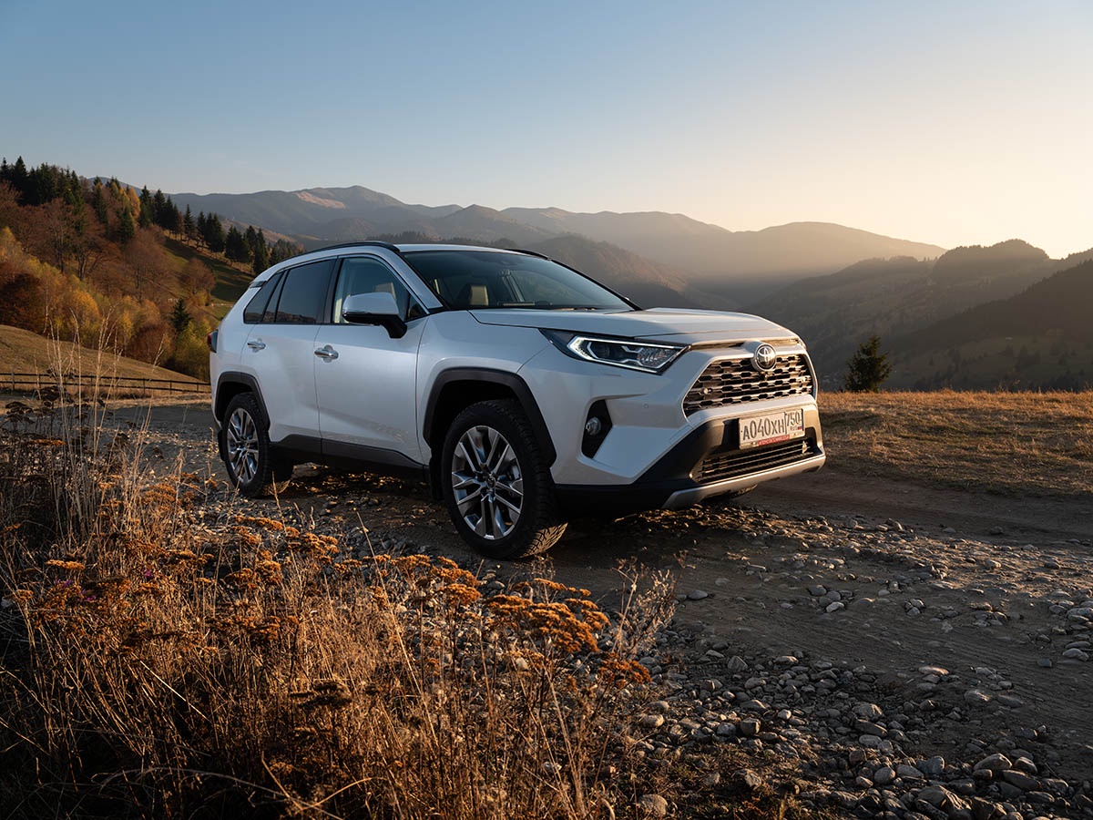 Продажи Toyota в России почти удвоились. Названы самые популярные модели