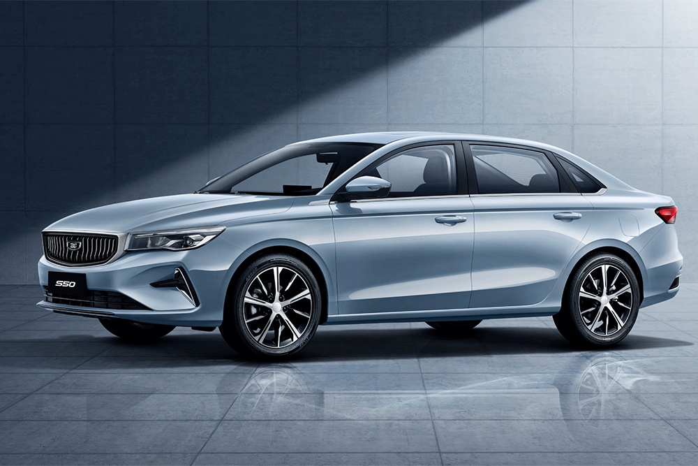 Дешевле на 150 тысяч рублей: Belgee S50 идет на замену Geely Emgrand в РФ