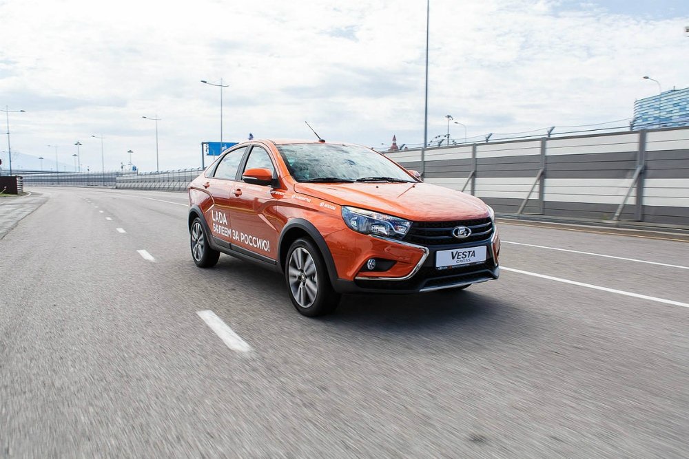 АвтоВАЗ бесплатно улучшит Lada Vesta, выпущенные в 2021–2022 годах. Машины получат важный блок безопасности «ЭРА-ГЛОНАСС»