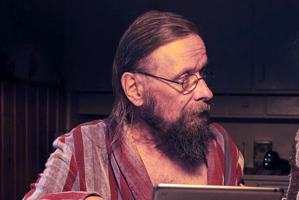 Кадр из фильма "Ворчун в поисках "Эскорта"" (2022)