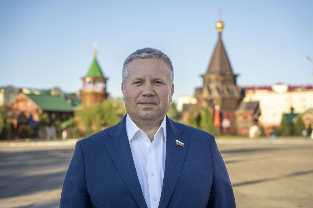 Сенатором от исполнительной власти НАО вновь назначен Денис Гусев