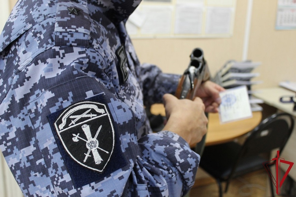 Сотрудники Росгвардии изъяли у жителей Поморья 107 ружей и 1400 патронов