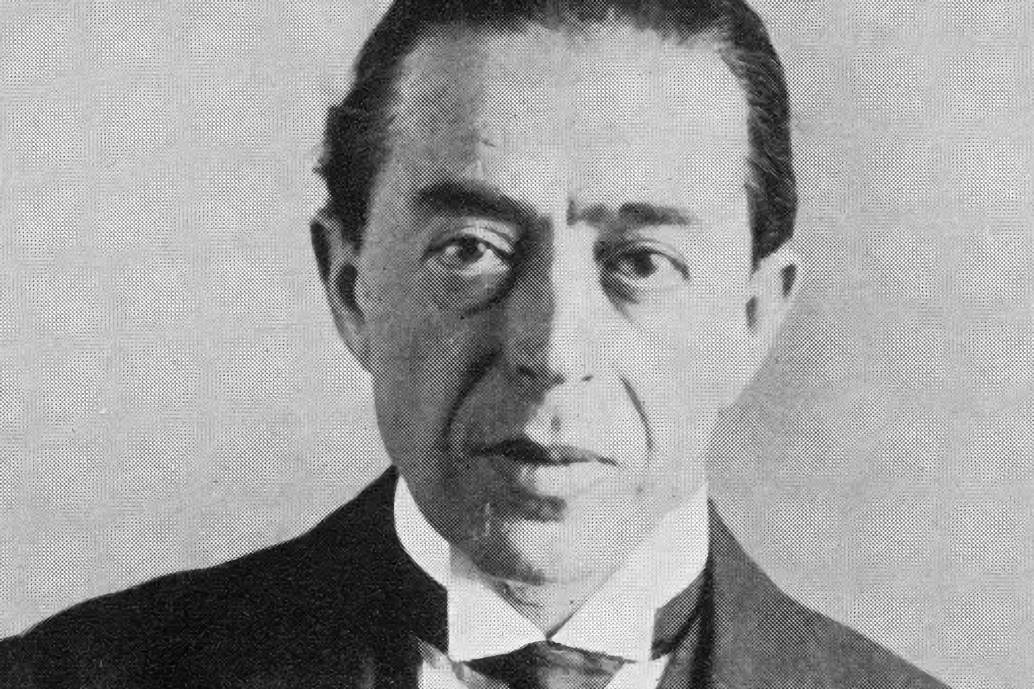 Сидней Джордж Рейли - британский шпион, считавший большевиков "архиврагами человеческой расы"