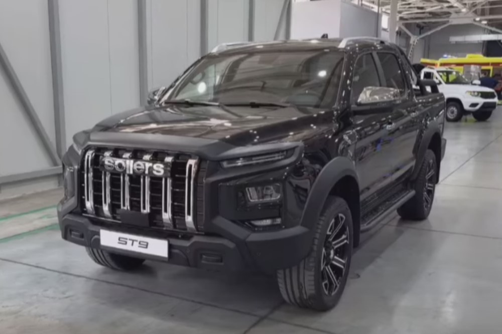 224 л.с., мощная рама, 8-ступенчатый «автомат», полный привод и отечественный бренд — всего 3,5 млн рублей. В России начали выпуск внедорожников Sollers ST9