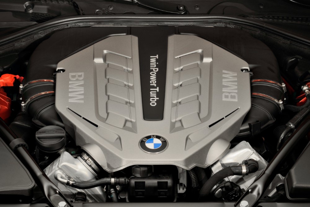 В компании BMW считают, что ДВС будут жить вечно