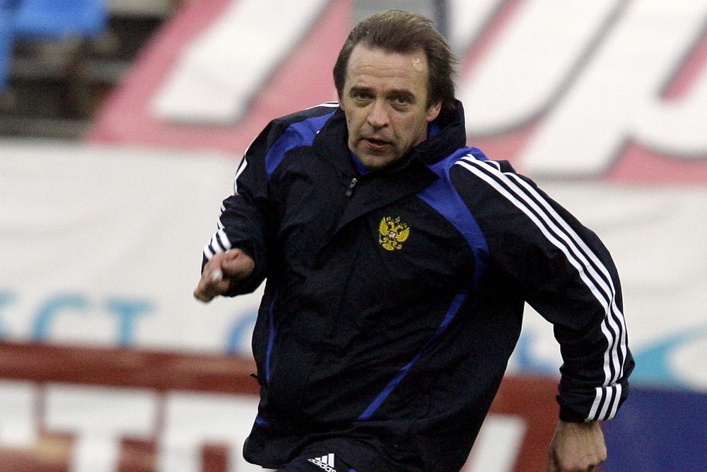 Бородюк и по завершении карьеры игрока здорово обращается с мячом.