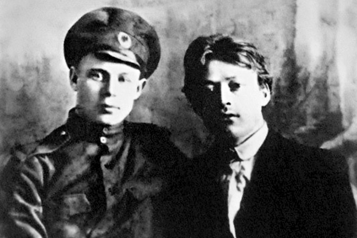 Сергей Есенин (слева) и Алексей Ганин.