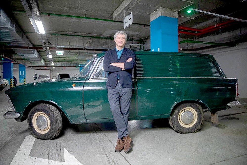 Коллекционер Илья Зибарев считает, что "Москвич-433" 1969 года - один из самых элегантных автомобилей СССР.