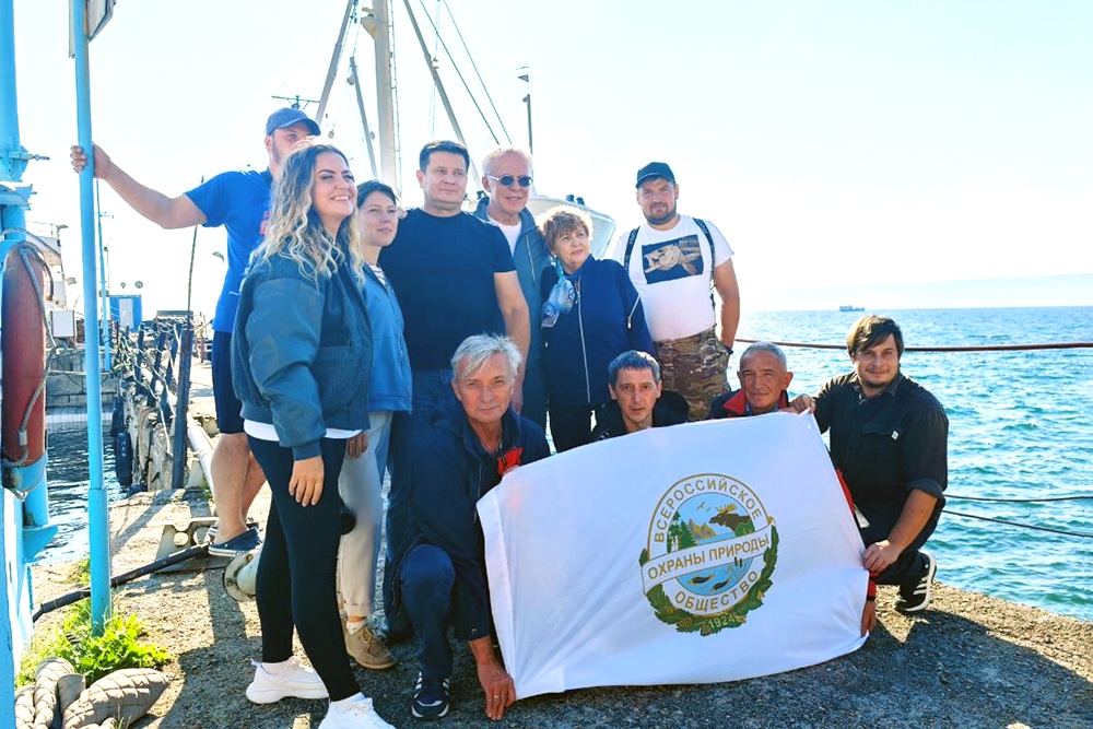 Две тысячи километров проехали участники экспедиции, изучая проблемы Байкала.