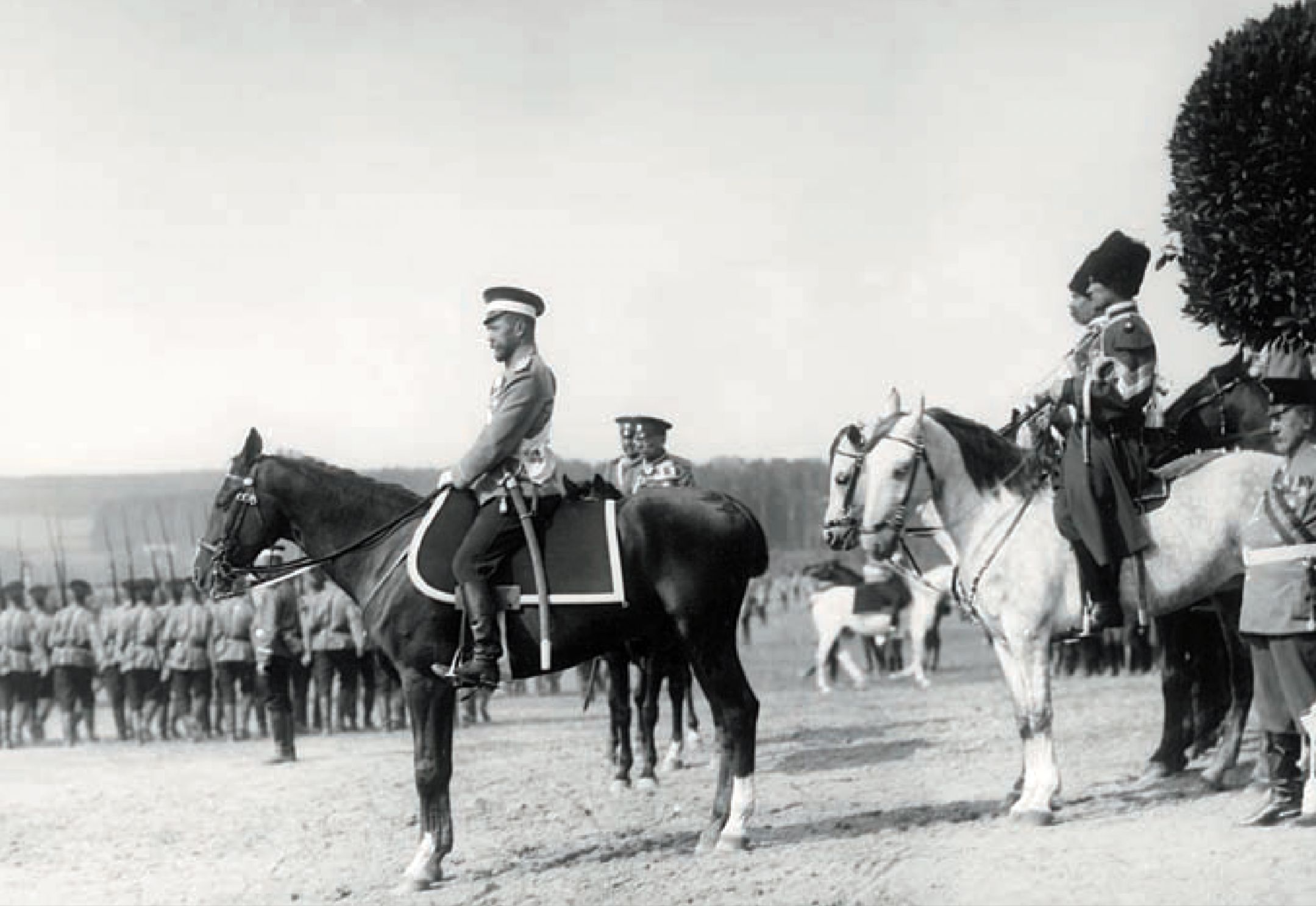 Император Николай II на военном смотру. Бородино, 25 августа 1912 г. РГАКФД.