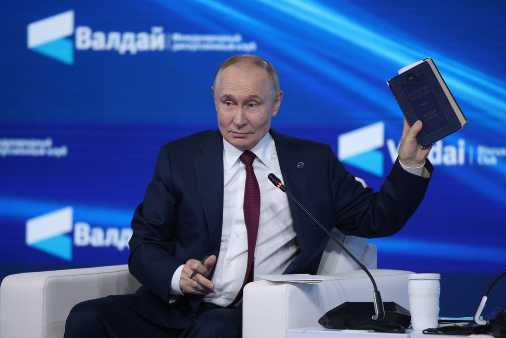 Владимир Путин: Что спасет человечество в штормящем море противоречий и конфликтов?