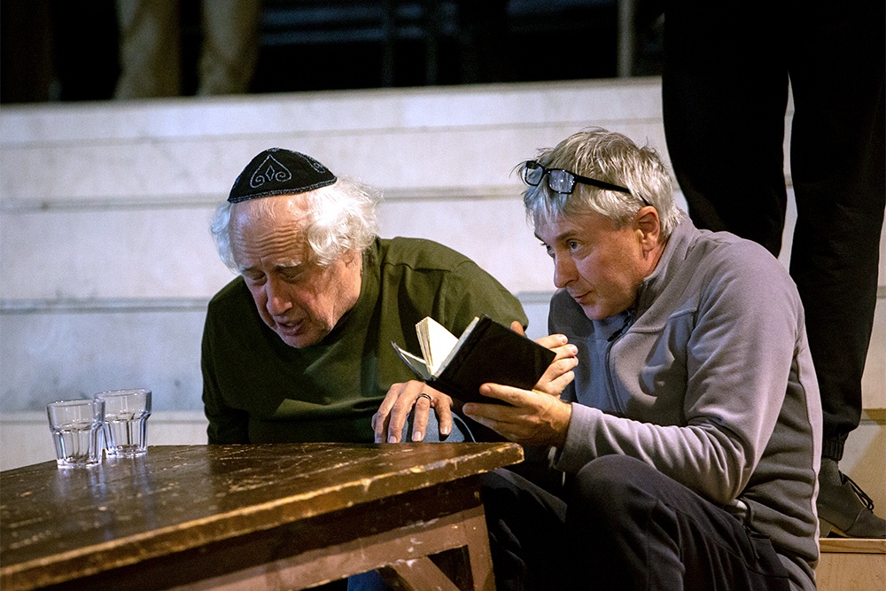 Сергей Мигицко (на фото слева) родился в Одессе и потому выступил консультантом спектакля. 