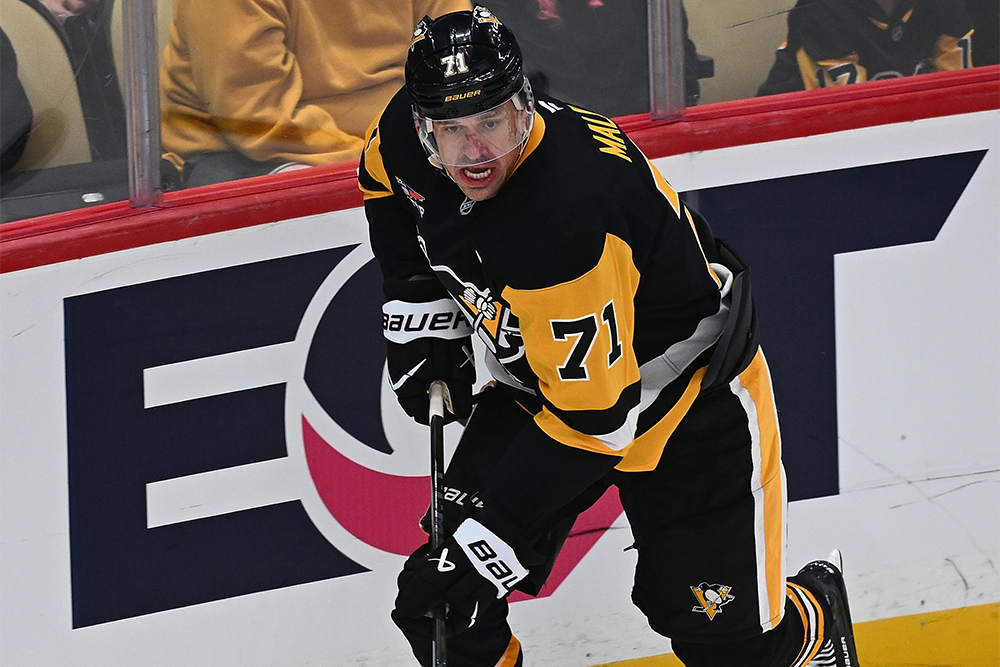 Евгений Малкин - один из лучших центральных нападающих в истории Национальной хоккейной лиги.