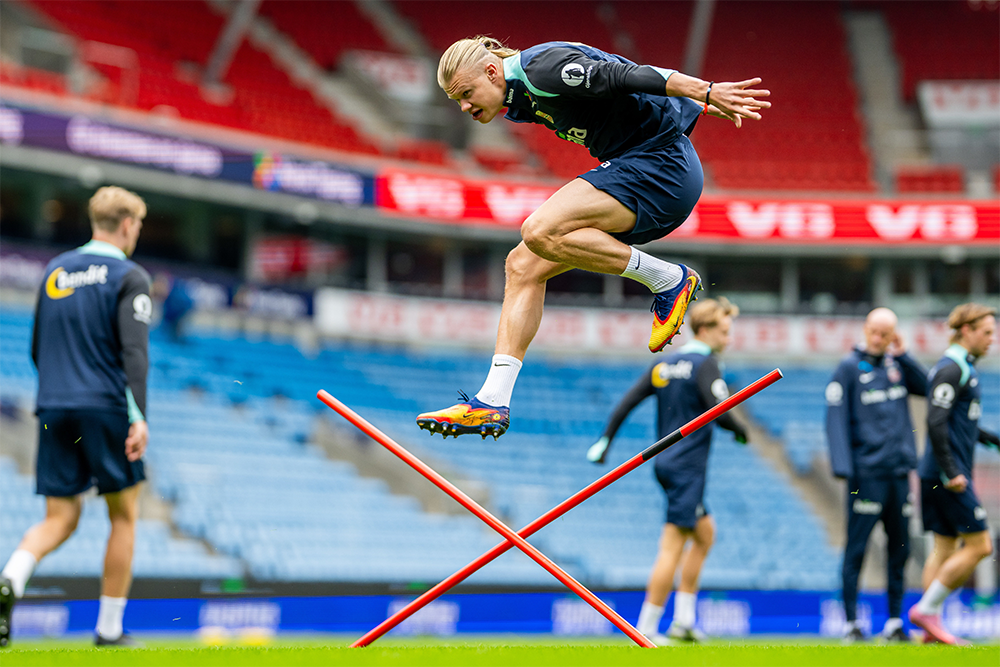 Норвежец Холанн забил уже девять мячей и лидирует в списке бомбардиров отбора на ЧМ-2026.