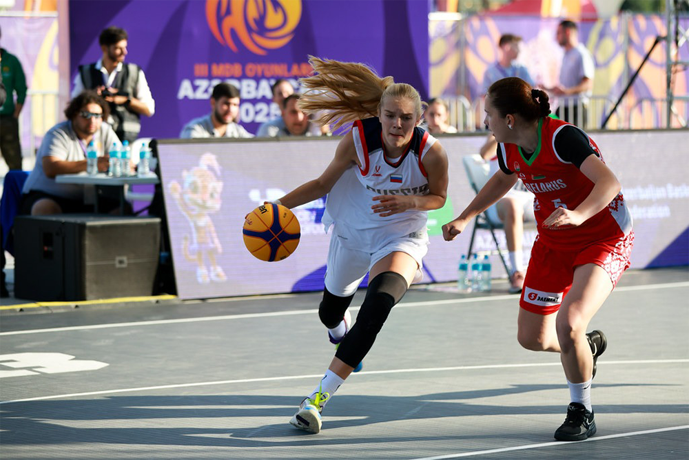 Наши баскетболистки (в белом) - трехкратные чемпионки Игр стран СНГ.