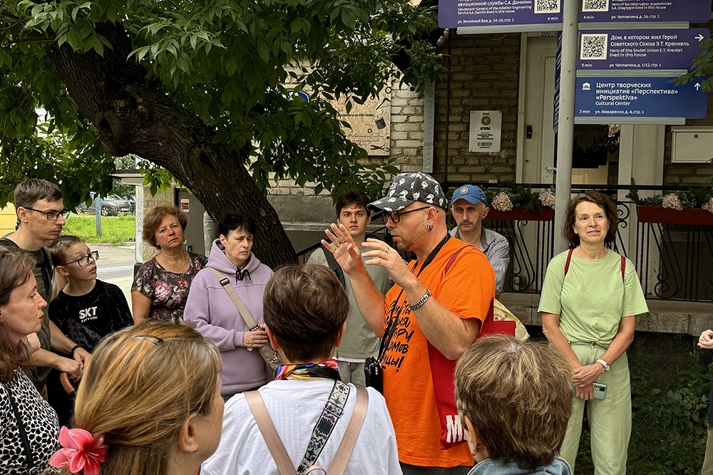 Вести экскурсии будет экскурсовод, известный блогер-историк Даниил Давыдов.