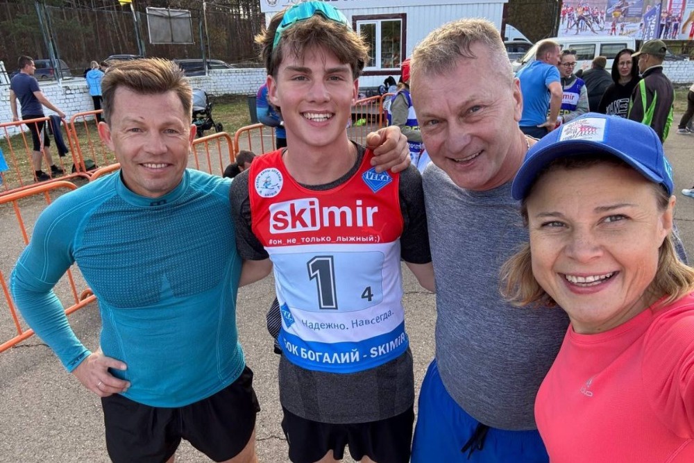 Слева направо: Виктор Майгуров, Ярослав Кузнецов, Сергей Кузнецов, Анна Богалий