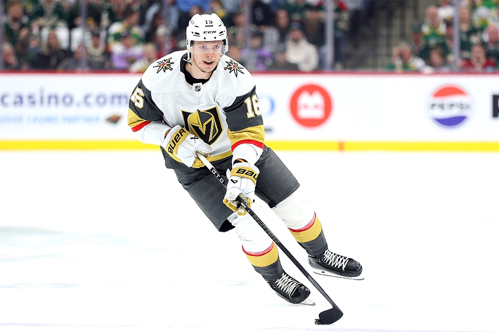 Павел Дорофеев ярко заявил о себе в прошлом сезоне, став с 35 шайбами лучшим снайпером "Золотых рыцарей".