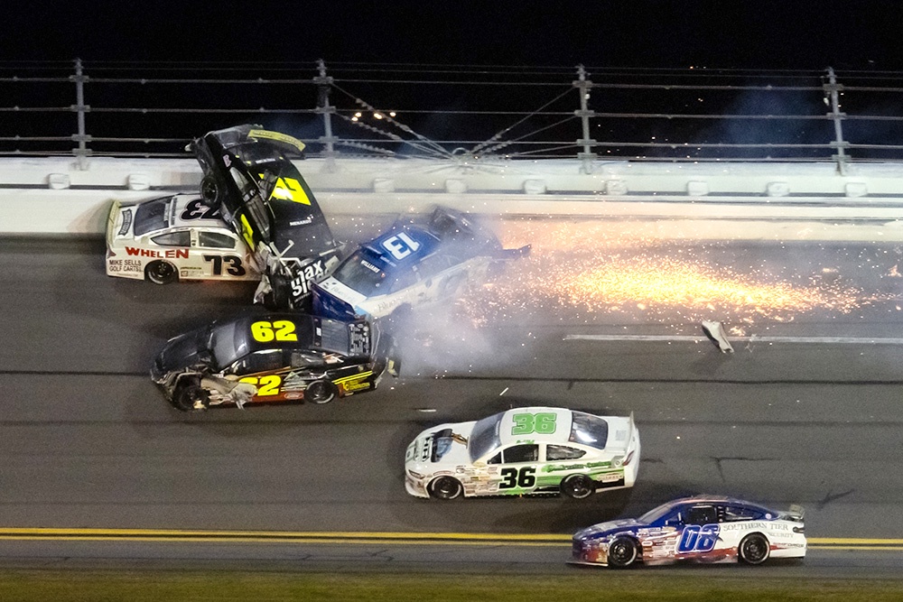 авария на автогонках