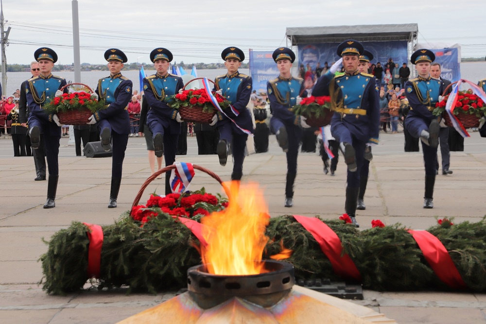 В Архангельске ежегодно проходит памятная церемония, приуроченная к приходу в порт столицы Поморья первого арктического конвоя "Дервиш"